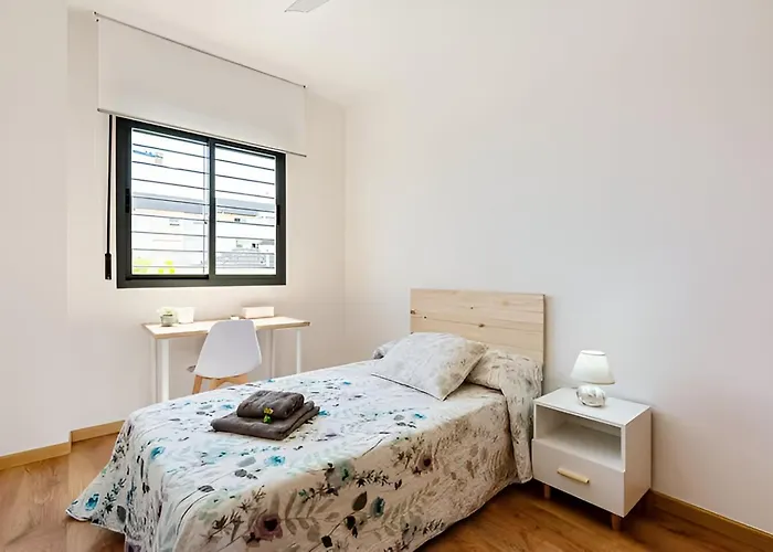 Ven Descansa Y Conoce Malaga